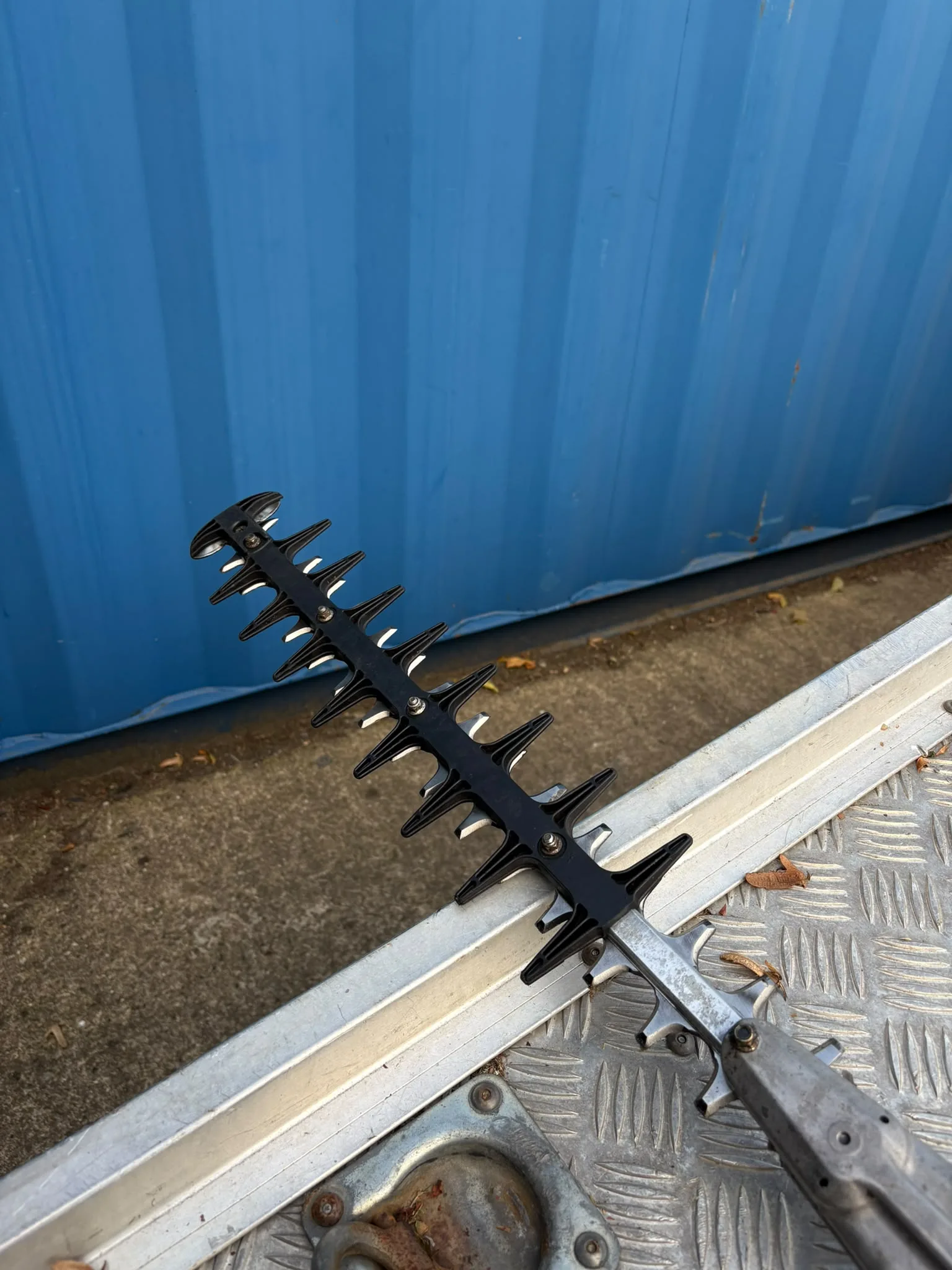 echo hca2620 es hd petrol long reach hedgecutter